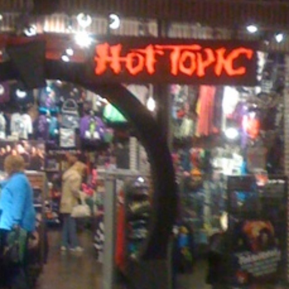 ISO Vintage Hot Topic / Torrid Items 90s-00's